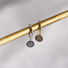 Load image into Gallery viewer, Gabrielle Huggie in Silver