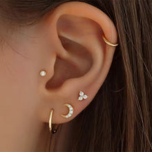 Load image into Gallery viewer, Ivy Flat Back Stud Earring in Silver
