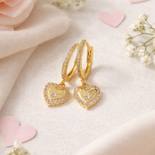 Load image into Gallery viewer, Alia Huggie in Gold