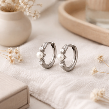 Load image into Gallery viewer, Gia Huggie in Silver
