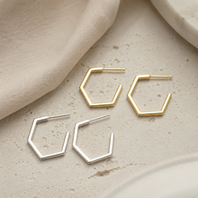 Load image into Gallery viewer, Zuri Hoop Earrings in Silver