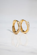 Load image into Gallery viewer, Zeina Huggie in Gold