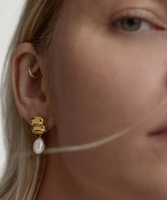 Load image into Gallery viewer, Regina Stud Earrings in Gold