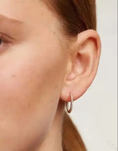 Load image into Gallery viewer, Stella Hoop Earrings in Gold
