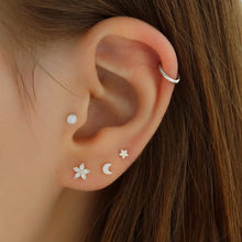 Load image into Gallery viewer, Taryn Flat Back Stud Earring in Silver