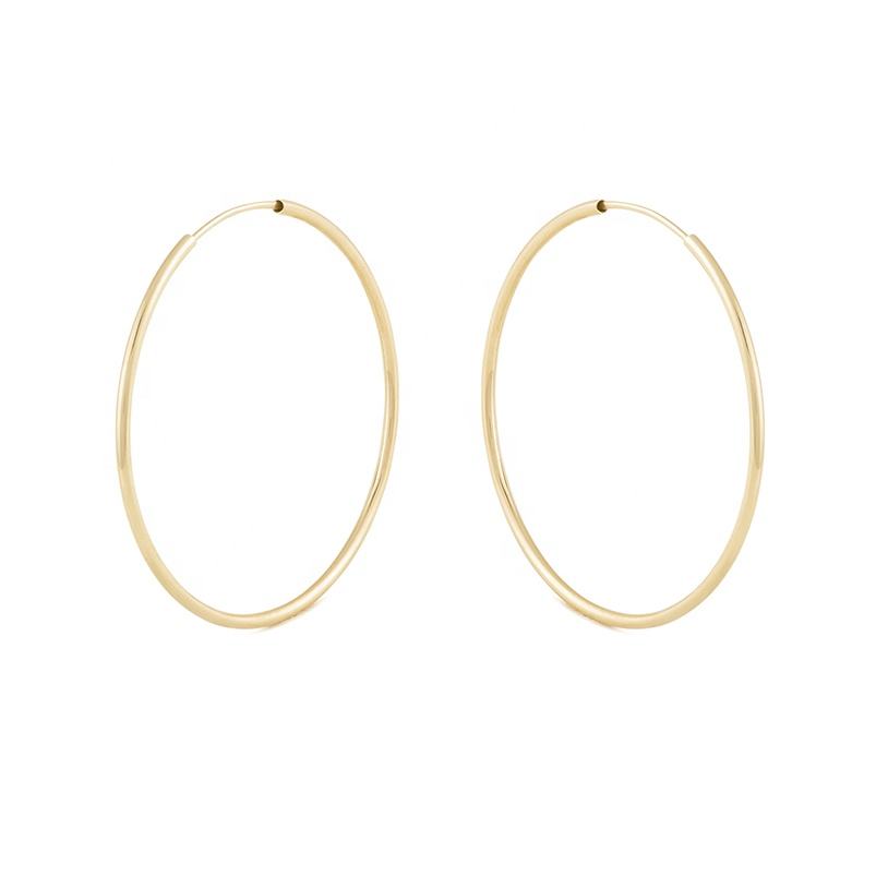 Tiffany Hoop Earrings in Gold