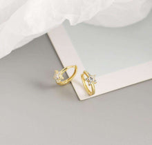 Load image into Gallery viewer, Camilla Huggie in Gold