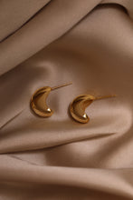 Load image into Gallery viewer, Tamara Stud Earrings in Gold
