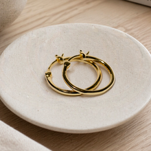 Load image into Gallery viewer, gold hoop earrings
