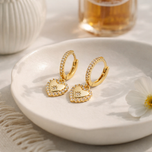 Load image into Gallery viewer, Alia Huggie in Gold

