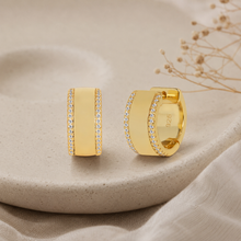 Load image into Gallery viewer, Yvonne Hoop Earrings in Silver
