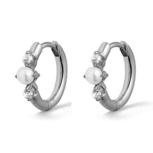Load image into Gallery viewer, Gia Huggie in Silver
