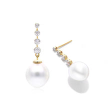 Load image into Gallery viewer, Alma Stud Earrings in Gold
