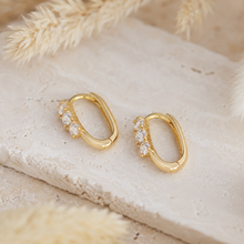 Load image into Gallery viewer, Verity Huggie in Gold
