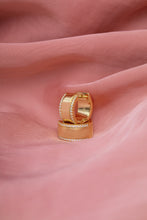 Load image into Gallery viewer, Yvonne Hoop Earrings in Gold
