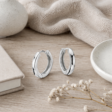 Load image into Gallery viewer, Brooke Huggie in Silver
