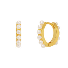 Load image into Gallery viewer, Willow Huggie in Gold
