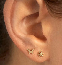 Load image into Gallery viewer, Betty Stud Earring in Gold
