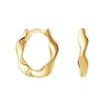 Load image into Gallery viewer, Eva Huggie in Gold

