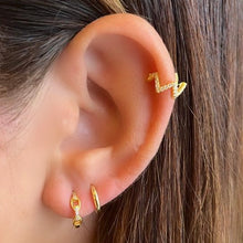 Load image into Gallery viewer, Isabel Ear Cuff in Gold
