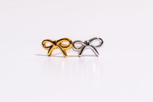 Load image into Gallery viewer, Caitlin Stud Earring in Silver
