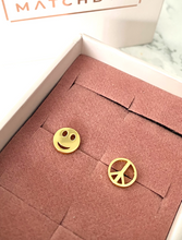 Load image into Gallery viewer, Liora Stud Earring in Gold
