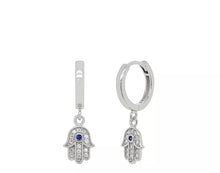 Load image into Gallery viewer, Soraya Huggie in Silver
